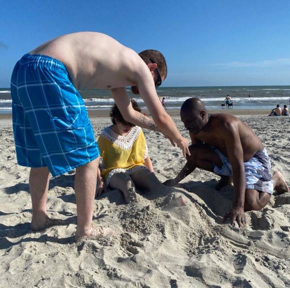 Meet your Posher, Aubrie - Picture 1 of 1